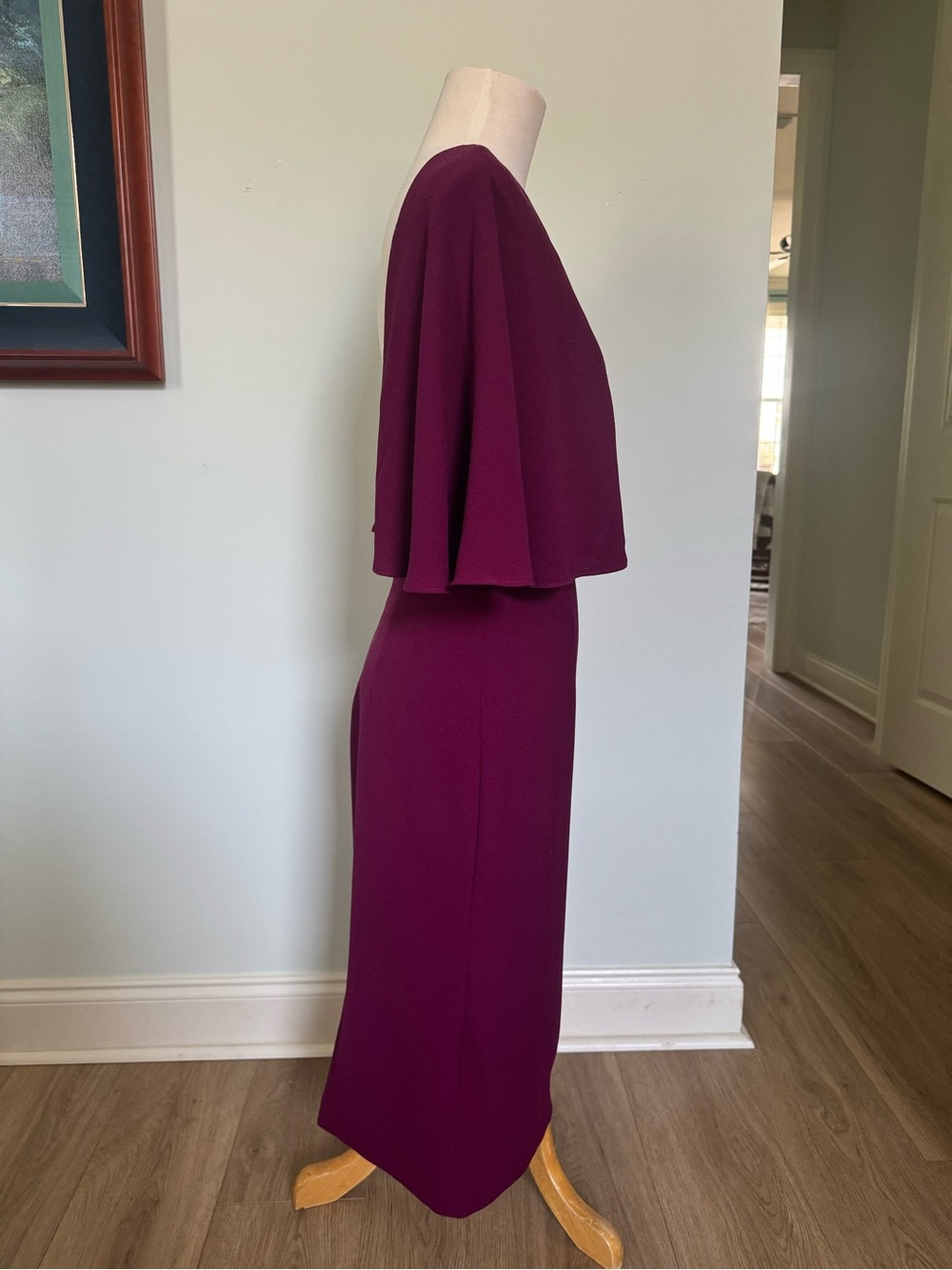 Dress the Population butterfly Plum V-Neck Midi Dress. - Picture 2 of 5